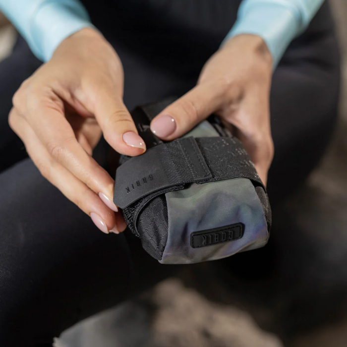 BOLSA DE SILLÍN GOBIK POUCH COMPACT TRUE BLACK