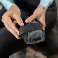 BOLSA DE SILLÍN GOBIK POUCH COMPACT TRUE BLACK