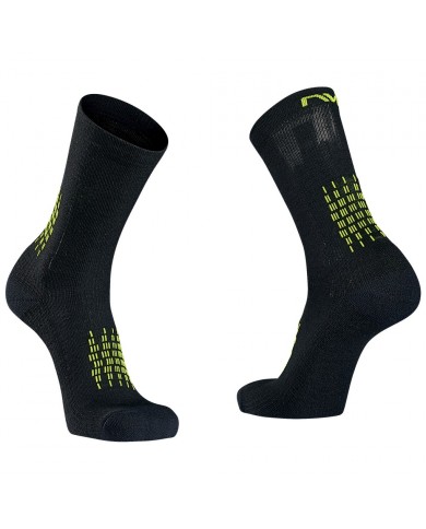 CALCETINES NORTHWAVE ALTO FAST WINTER NEGRO/AMARILLO CALCETINES NORTHWAVE ALTO FAST WINTER NEGRO/AMARILLO